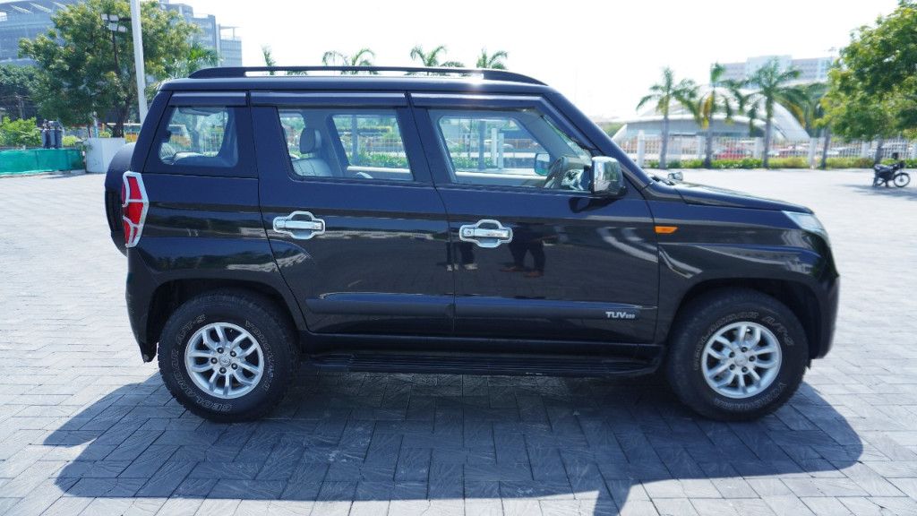 Mahindra TUV 300
